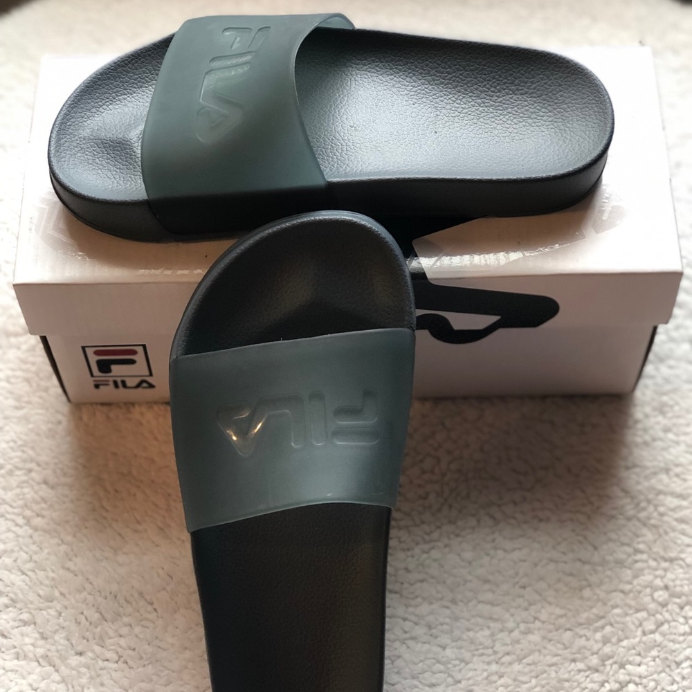 Women’s FILA slides